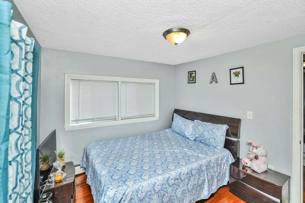 452 Tecumseh Street Fall River, MA 02721 - Photo 11 of 30