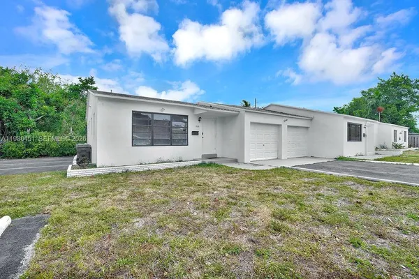 $1,750 | 2419 Pierce Street, Hollywood, FL 33020