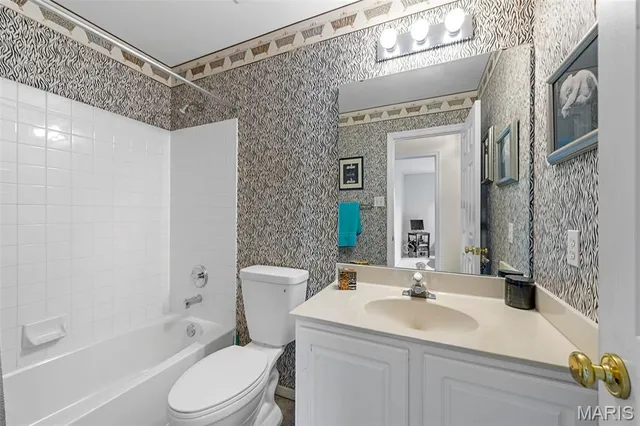 $289,000 | 101 Robbins Way Drive, Florissant, MO 63034