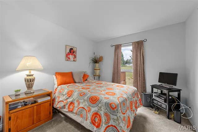 $289,000 | 101 Robbins Way Drive, Florissant, MO 63034