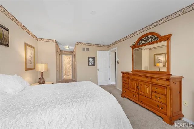 $289,000 | 101 Robbins Way Drive, Florissant, MO 63034