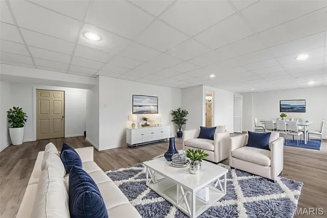 $289,000 | 101 Robbins Way Drive, Florissant, MO 63034