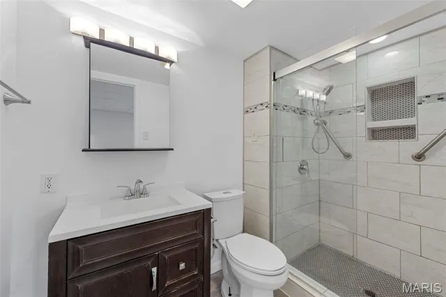 $289,000 | 101 Robbins Way Drive, Florissant, MO 63034