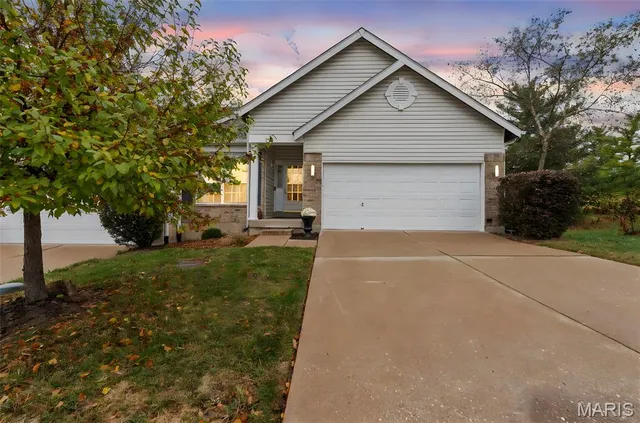 $289,000 | 101 Robbins Way Drive, Florissant, MO 63034