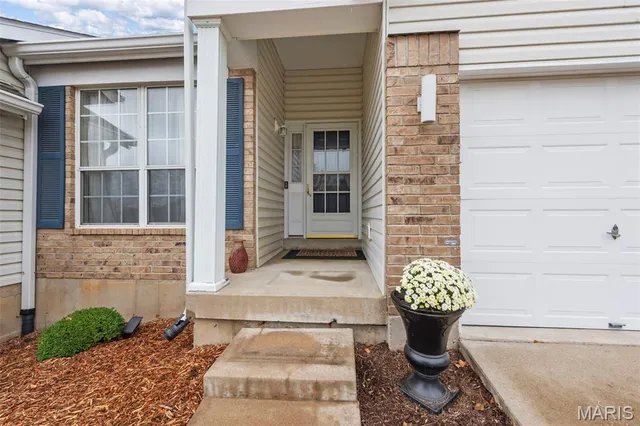 $289,000 | 101 Robbins Way Drive, Florissant, MO 63034