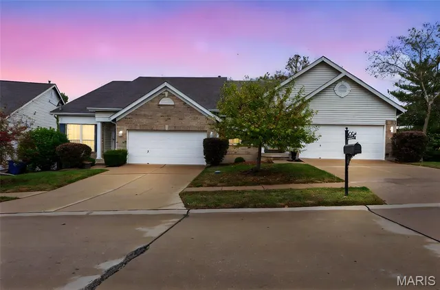 $289,000 | 101 Robbins Way Drive, Florissant, MO 63034