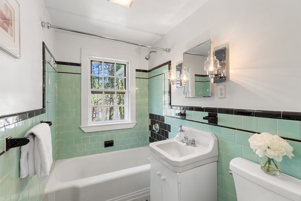 47 Wood Street Lexington, MA 02421 - Photo 12 of 20