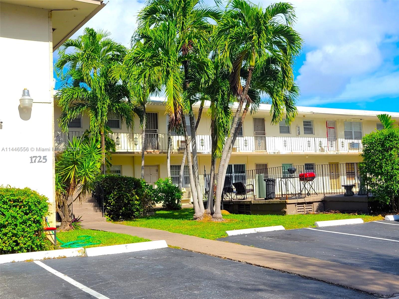 1755 Northeast 116th Road, Unit 9 North Miami, FL 33181 - Photo 23 of 27