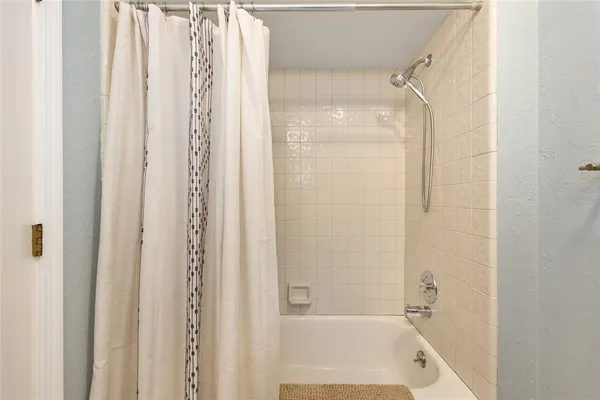 $249,900 | 3928 Northwest 23rd Circle, Gainesville, FL 32605