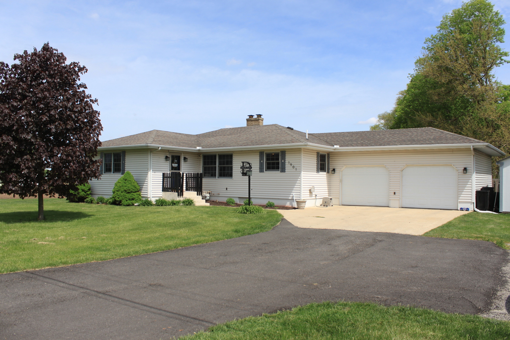 1901 Dixon Road Rock Falls, IL 61071 - Photo 1 of 17