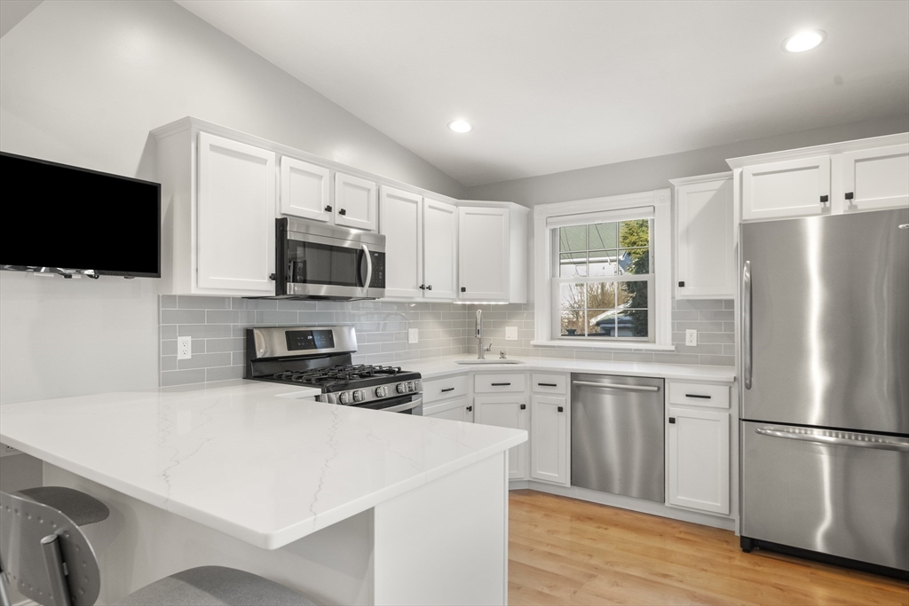 47 Chilton Road Boston, MA 02132 - Photo 8 of 42 Gallery Image 8