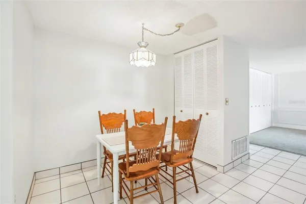 $180,000 | 2700 Bayshore Boulevard, Unit 1305, Dunedin, FL 34698