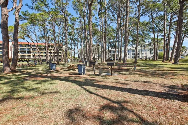 $180,000 | 2700 Bayshore Boulevard, Unit 1305, Dunedin, FL 34698