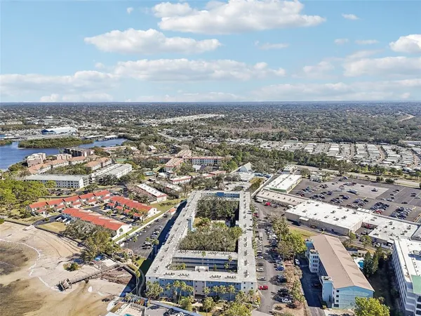 $180,000 | 2700 Bayshore Boulevard, Unit 1305, Dunedin, FL 34698