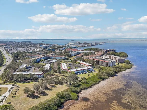 $180,000 | 2700 Bayshore Boulevard, Unit 1305, Dunedin, FL 34698