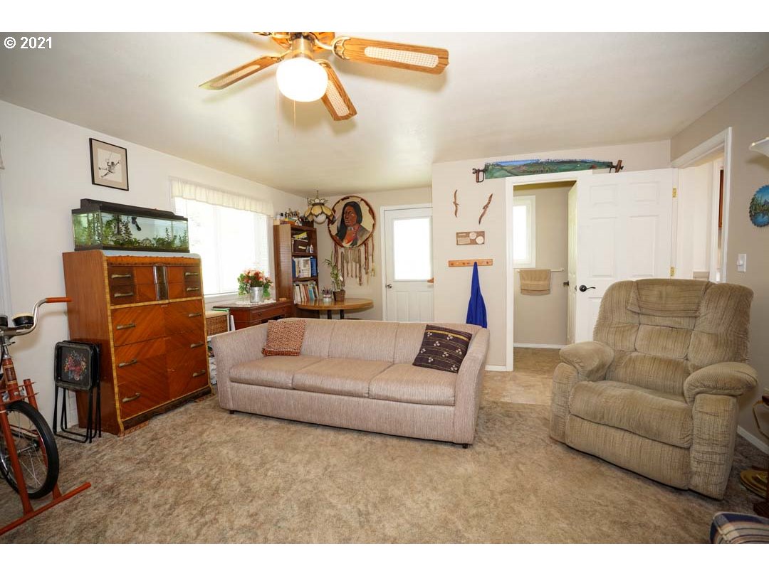 4481 Jones Road Southeast Salem, OR 97302 - Photo 14 of 26 Gallery Image 14