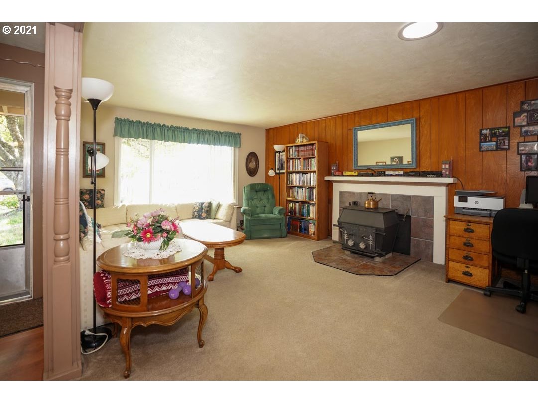4481 Jones Road Southeast Salem, OR 97302 - Photo 3 of 26 Gallery Image 3