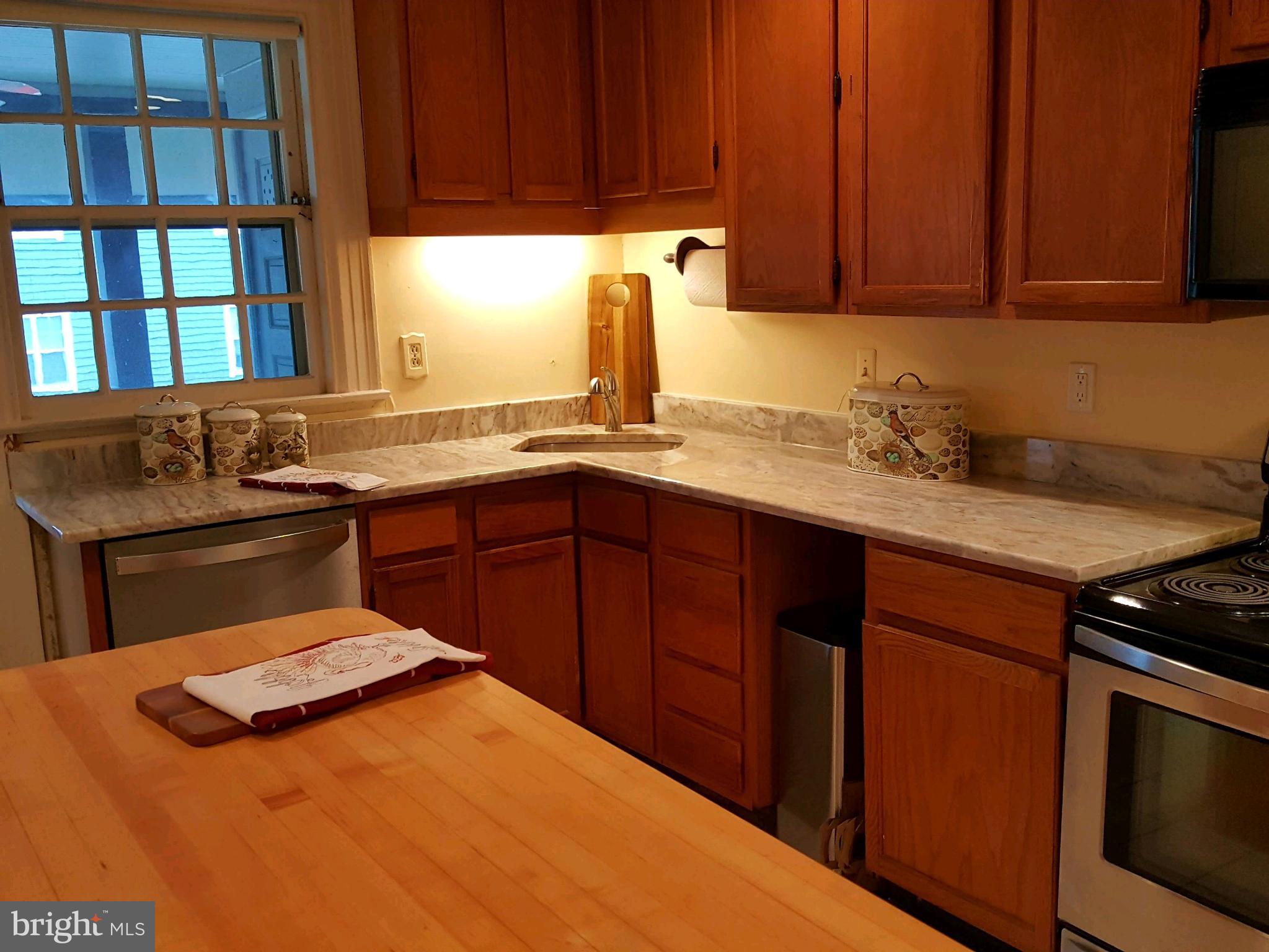 610 Somerset Road, Unit 302 Baltimore, MD 21210 - Photo 19 of 39 As of 12/15/2018 - NEW Granite Countertops