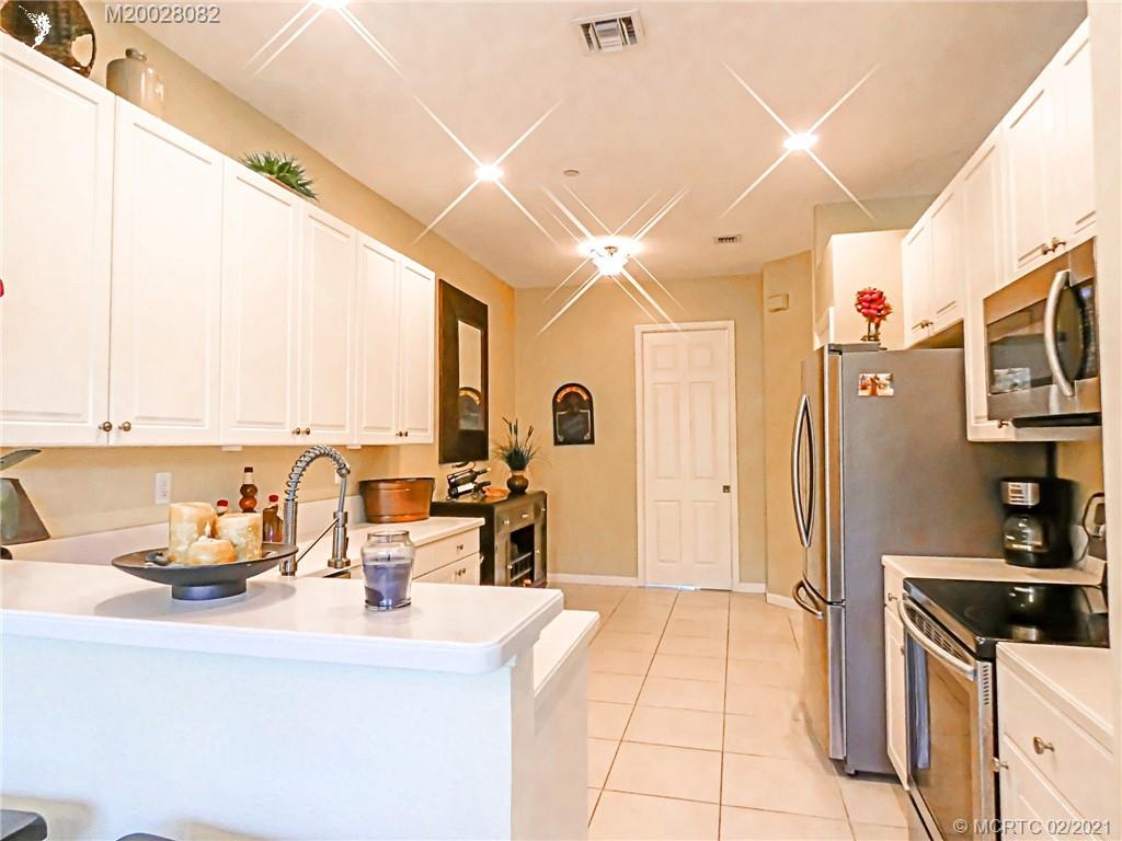330 Southwest Walking Path Stuart, FL 34997 - Photo 9 of 24 Gallery Image 9