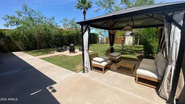 $2,300 | 1136 East Almeria Road, Phoenix, AZ 85006