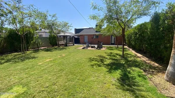 $2,300 | 1136 East Almeria Road, Phoenix, AZ 85006