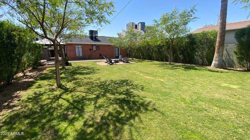 1136 East Almeria Road Phoenix, AZ 85006 - Photo 10 of 21 Photo #10