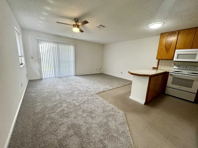 $1,550 | 204 8th Street, Unit B, St. Augustine, FL 32080