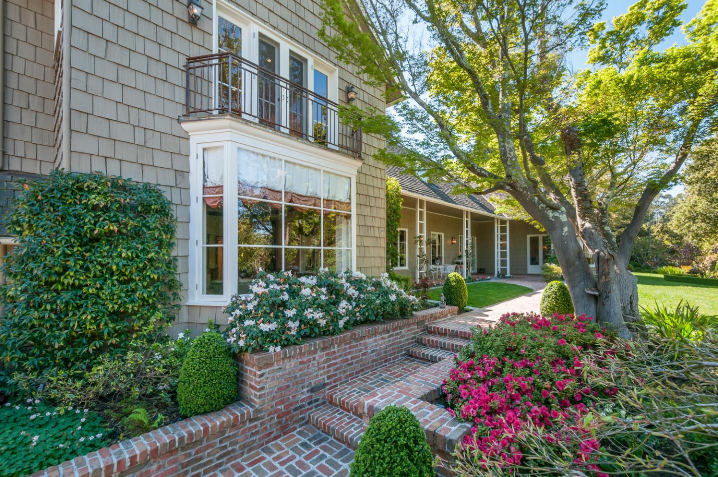 989 Hayne Road Hillsborough, CA 94010 - Photo 13 of 100