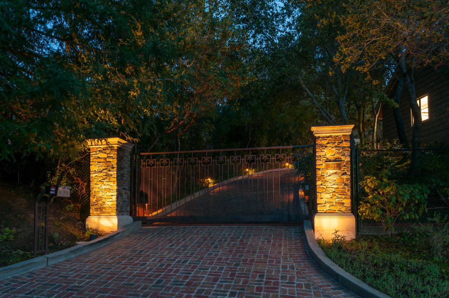 989 Hayne Road Hillsborough, CA 94010 - Photo 9 of 100