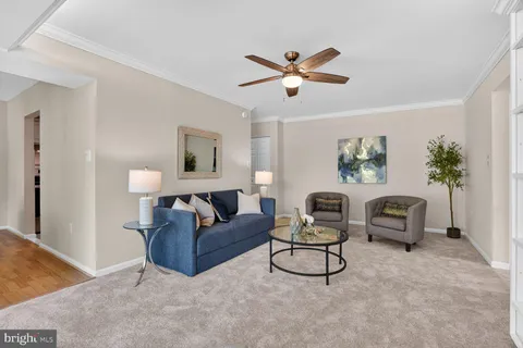 $269,900 | 9708 Kingsbridge Drive, Unit 304, Fairfax, VA 22031