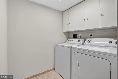 $269,900 | 9708 Kingsbridge Drive, Unit 304, Fairfax, VA 22031