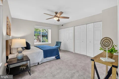 $269,900 | 9708 Kingsbridge Drive, Unit 304, Fairfax, VA 22031