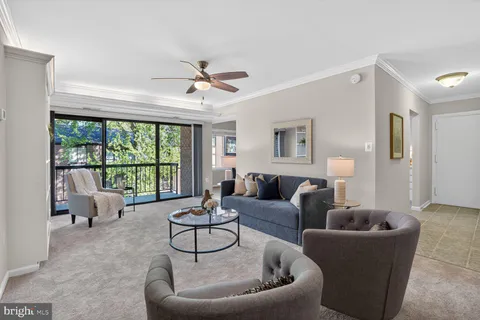 $269,900 | 9708 Kingsbridge Drive, Unit 304, Fairfax, VA 22031