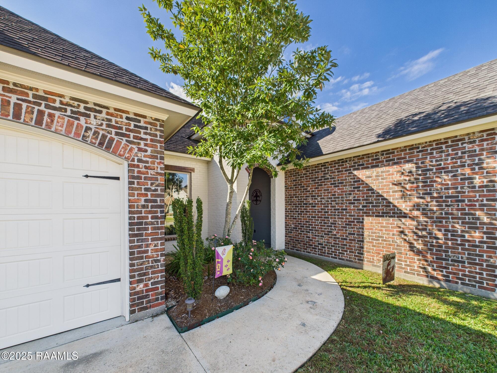 104 Tortoise Lane Broussard, LA 70518 - Photo 3 of 27 CAM03866G0-PR0128-STILL007