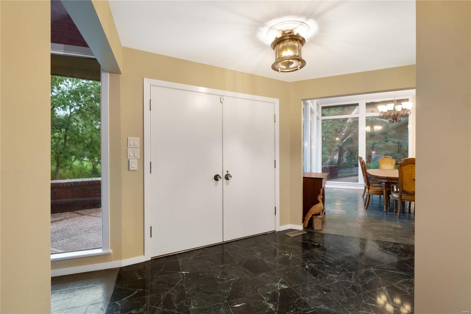 1700 Warson Estates Drive St. Louis, MO 63124 - Photo 11 of 73