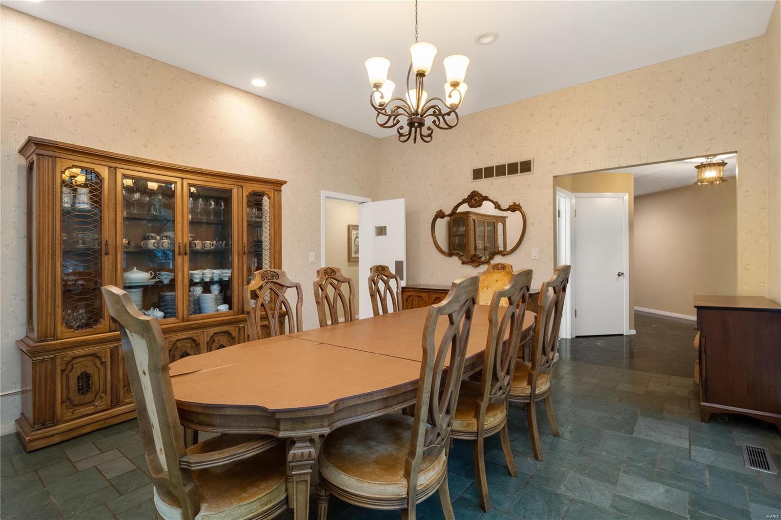 1700 Warson Estates Drive St. Louis, MO 63124 - Photo 13 of 73