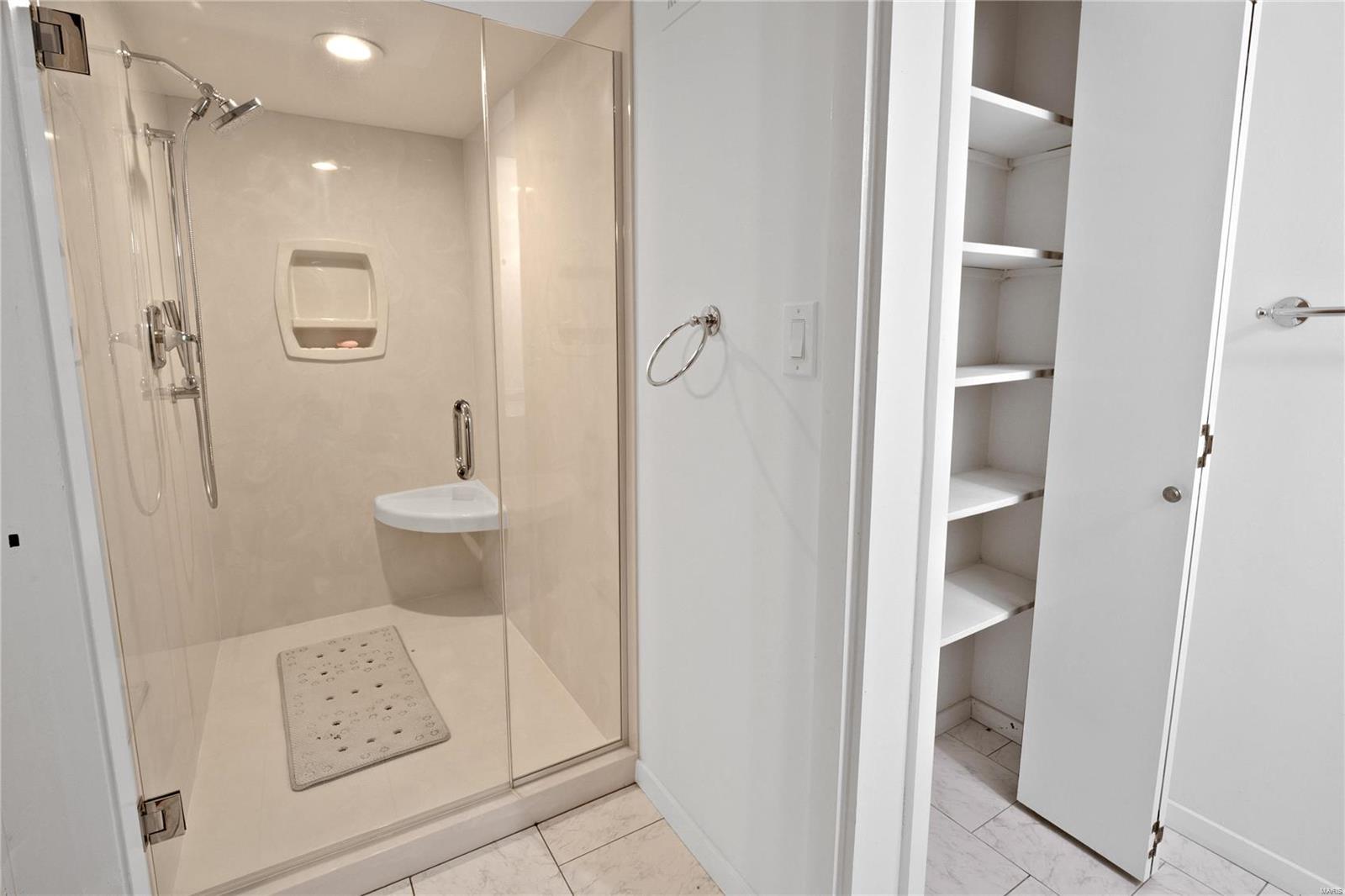 1700 Warson Estates Drive St. Louis, MO 63124 - Photo 28 of 73