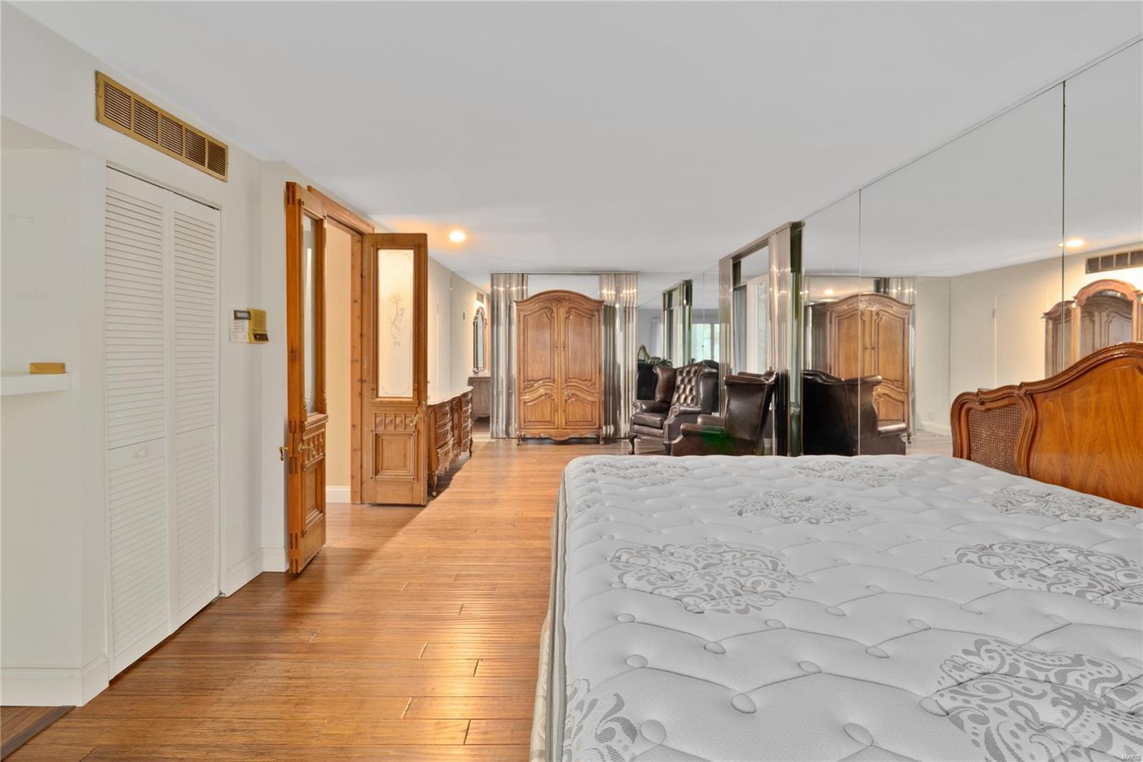 1700 Warson Estates Drive St. Louis, MO 63124 - Photo 35 of 73