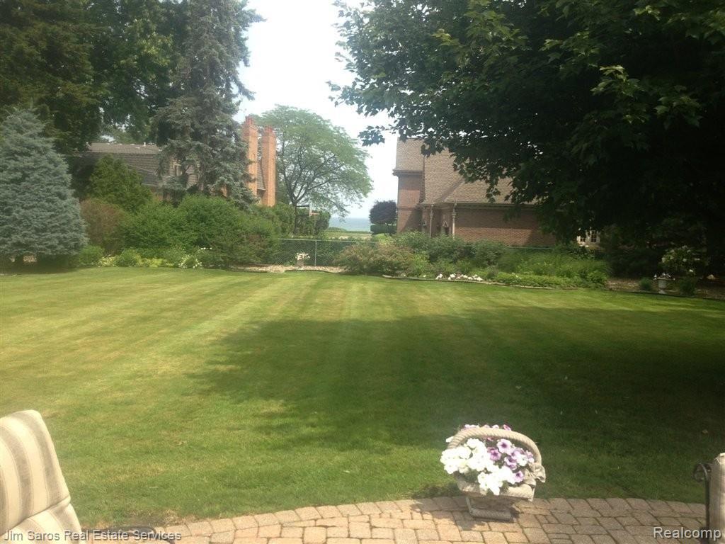 560 Shelden Road Grosse Pointe, MI 48236 - Photo 21 of 24 IMG_2151.JPG