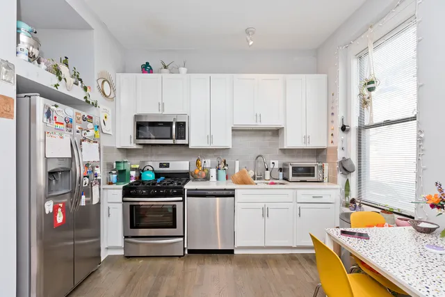 $1,800 | 1715 South Carpenter Street, Unit 1, Chicago, IL 60608