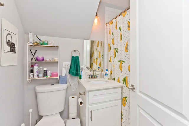 $1,800 | 1715 South Carpenter Street, Unit 1, Chicago, IL 60608