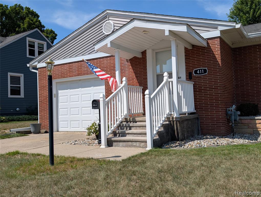 411 Cleveland Street Bad Axe, MI 48413 - Photo 4 of 56