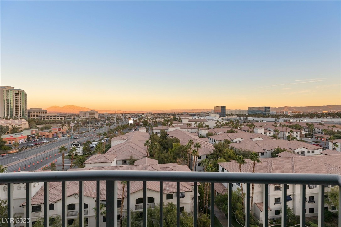 211 East Flamingo Road, Unit 610 Las Vegas, NV 89169 - Photo 23 of 42 Balcony with a view of city
