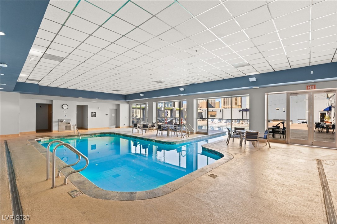 211 East Flamingo Road, Unit 610 Las Vegas, NV 89169 - Photo 39 of 42 View of community pool