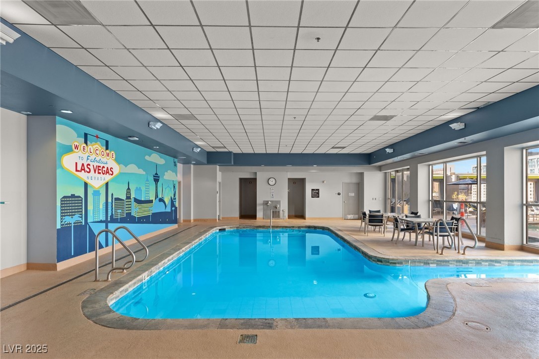 211 East Flamingo Road, Unit 610 Las Vegas, NV 89169 - Photo 40 of 42 View of pool