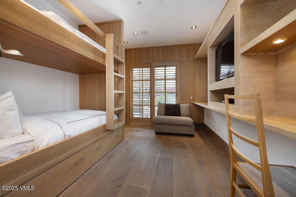1 Willow Bridge Road, Unit 26 Vail, CO 81657 - Photo 15 of 26 2504_one_willow_bridge_26_interior_bunk