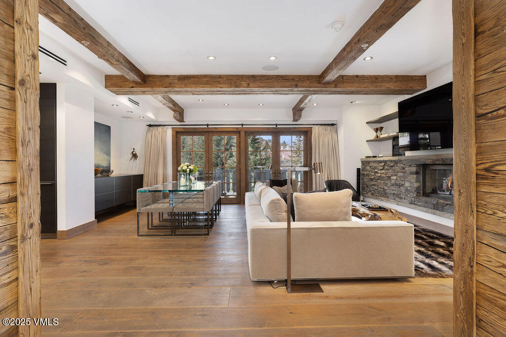 1 Willow Bridge Road, Unit 26 Vail, CO 81657 - Photo 2 of 26 2504_one_willow_bridge_26_interior_livin