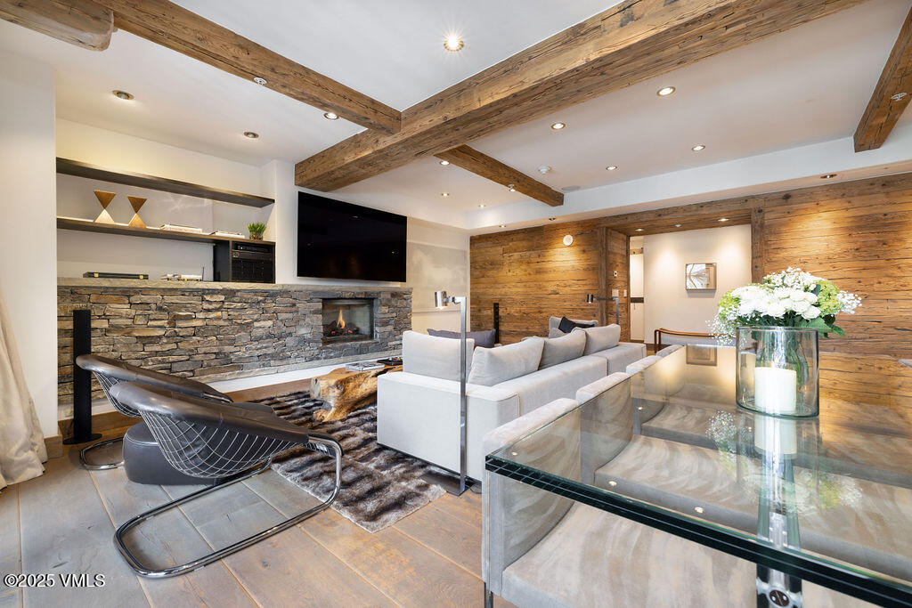 1 Willow Bridge Road, Unit 26 Vail, CO 81657 - Photo 4 of 26 2504_one_willow_bridge_26_interior_livin