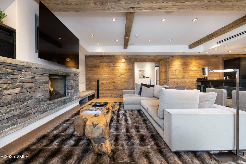 1 Willow Bridge Road, Unit 26 Vail, CO 81657 - Photo 5 of 26 2504_one_willow_bridge_26_interior_livin
