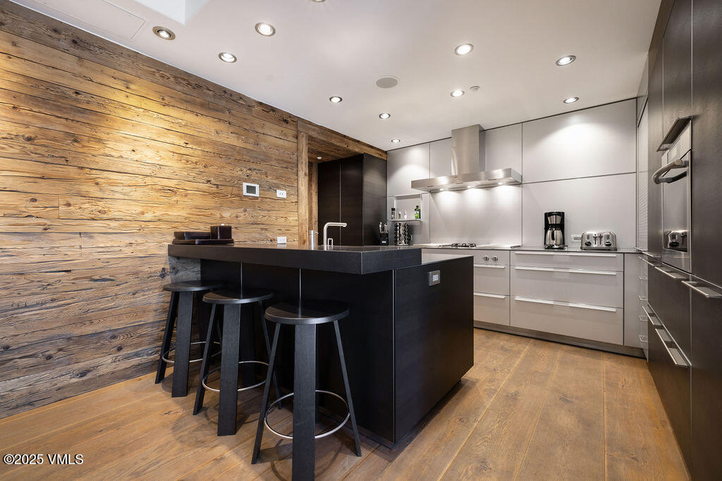 1 Willow Bridge Road, Unit 26 Vail, CO 81657 - Photo 7 of 26 2504_one_willow_bridge_26_interior_kitch